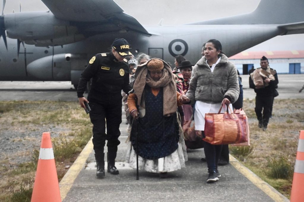 Tras 15 días de incertidumbre, 48 artesanos de FENAENA retornan a La Paz gracias al apoyo de distintas instituciones
